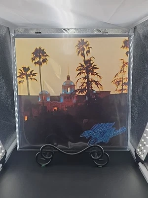 The Eagles Vinyl Hotel California LP 1976 7E-1084 RARE! RCA Club Edition VG+/VG+ - Image 1 of 4