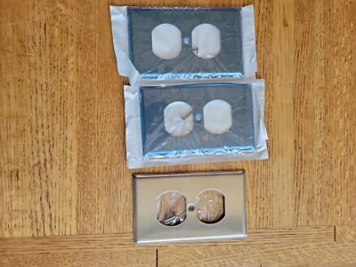 (CANTIDAD: 3) PLACA DE PARED TOMACORRIENTE DÚPLEX ACERO INOXIDABLE Leviton  Foto 1 de 4