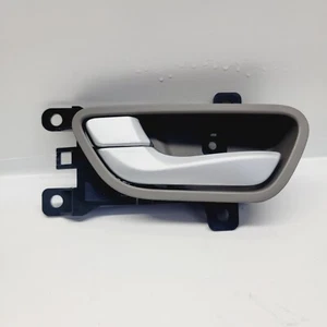 FRONT Driver INTERIOR DOOR HANDLE fits HYUNDAI SANTA FE 2013 - 2014 OEM - Picture 1 of 3