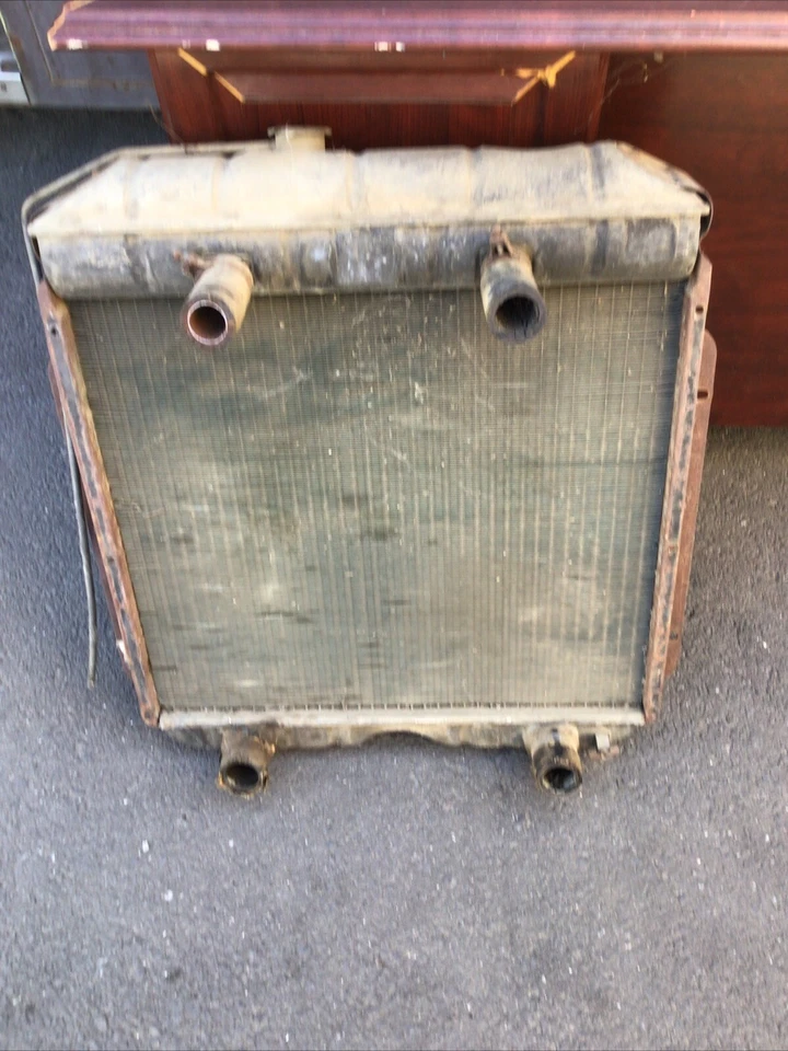 1951-1956 ORIGINAL FORD F- 100 SERIES TRUCK  V 8 CYLINDER RADIATOR 0EM Vintage - Image 1 of 4