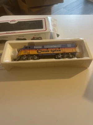 Model Power HO Scale Chessie System C&O #6012 Diesel Locomotive – Metal Chassis - Image 1 of 3