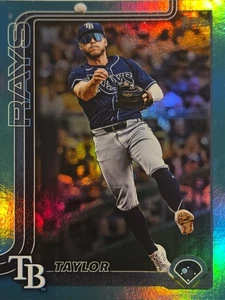 2025 Topps Base Set Series 2 #502 Taylor Walls Aqua Rainbow Foil - Bild 1 von 2