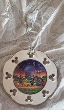 2000 Walt Disney World Epcot Christmas Ornament Disc Celebrate the Future