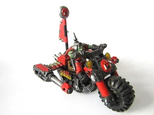 A12 WARHAMMER 40K ORKS ARMY -  PAINTED OLD SCHOOL TRIKE - Picture 1 of 4