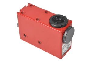 LEUZE ELECTRONIC contrast sensor scanner KRTM 20M/V-20-0001-S12, 50035674 - Picture 1 of 6