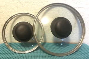CLEARANCE Set of 2 Unbranded Glass, S.S. Rim, Blk Knob Saucepan Lids, Non-Vented - Picture 1 of 8