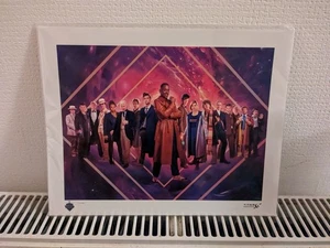 Doctor Who 60 Aniversario Los 14 Doctores y Fugitivo Doctor de Guerra Impresión Titán  - Imagen 1 de 10