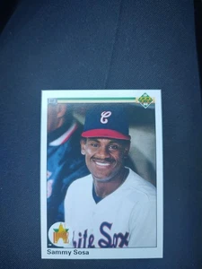 1990 Upper Deck - Sammy Sosa #17 (RC) - Picture 1 of 2