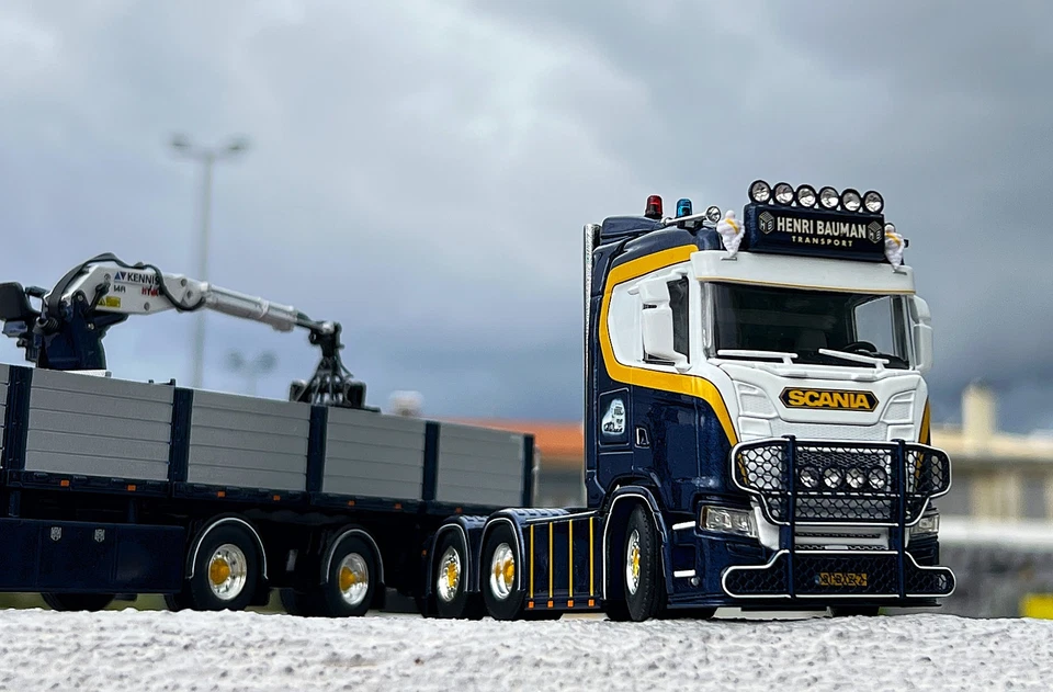 Scania S normal CS20N 6x2 brick trailer "Henri Bauman" WSI truck models 1:50 - Image 1 of 4