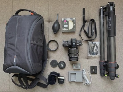 Olympus OMD E-M5 Mark II + M.Zuiko 12-40mm f/2.8 PRO Kit - mit Zubehörpaket - Bild 1 von 3