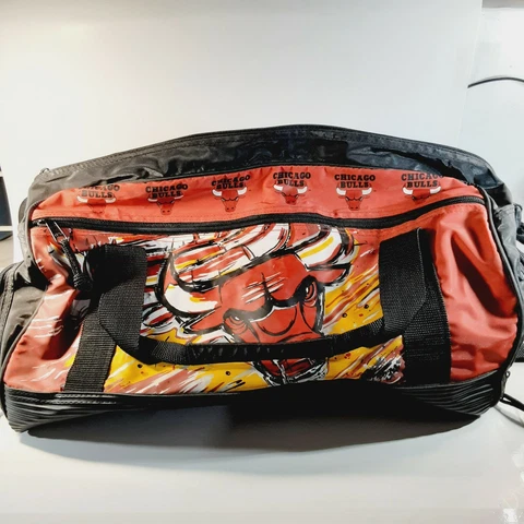 Vintage 90s NBA Chicago Bulls Vinyl Duffle Gym Sports Carrying Bag READ Cover