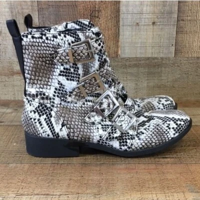 Qupid White Black Snake Print Leather Ankle Booties Womens 7 Heeled Boots - Image 1 of 4