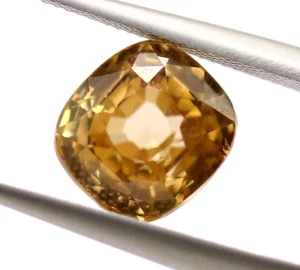Light Brownish Yellow Color Natural Zircon Loose Cushion 8x7 MM Gemstone 4.66 Ct - Picture 1 of 9