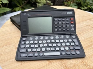 Psion Siena 512K osobisty ręczny organizer komputerowy 16bit wielozadaniowy podczerwień - Zdjęcie 1 z 16