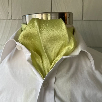 Vintage Vermillion Green Textured Satin Mens Swanky Cravat 38.5 x 2.5 Paul Lynde - Image 1 of 4