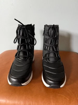 徒步旅行秋冬春靴防水黑色,7 码,全新带标签 — 第 1/4 张图片