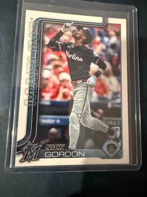 Nick Gordon Foto 1 de 2