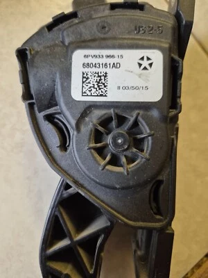 Pedal de aceleração 2016 RAM 1500 - Imagem 1 de 4