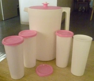 Tupperware 1 Gallon Pitcher Classic + Four 16 oz Tumblers White & Pink Set New - Picture 1 of 7