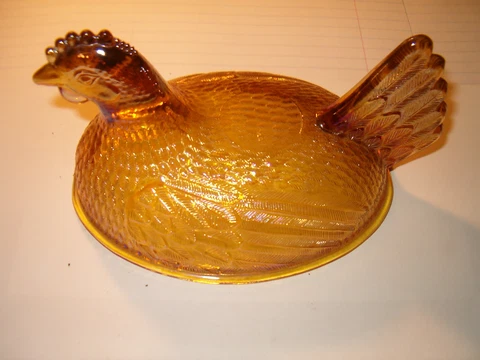 Nice 6" Westmoreland Hen Auburn Glass - no base, just the chicken top iridescent Cover
