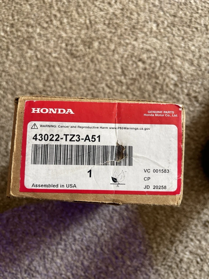 Совершенно новые керамические задние тормоза все еще в коробке для 2015 Acura TLX - Изображение 1 из 3