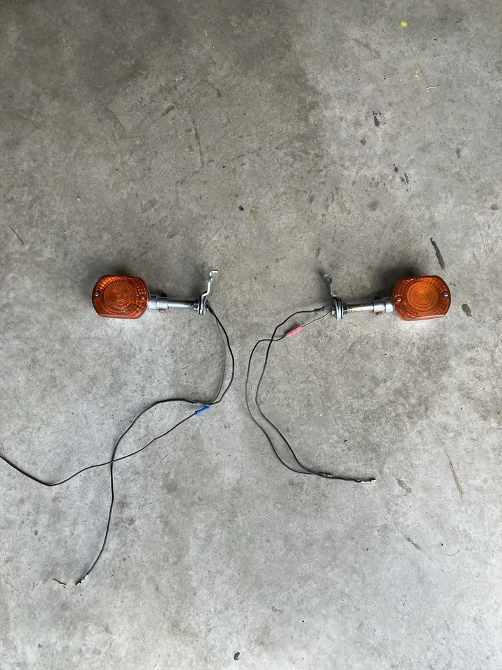 Yamaha XJ650 1981 Maxim intermitentes traseros intermitentes direccionales Foto 1 de 2