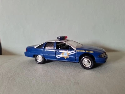 ROAD CHAMPS CHEVROLET CAPRICE NEVADA HIGHWAY PATROL SCALA 1/43  - Immagine 1 di 4