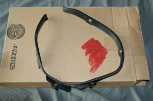 NEW  Genuine Harley Davidson trim LEFT  inner fairing 61400063 - Foto 1 di 3