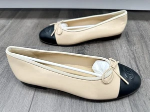 2024 CHANEL CC LOGO BEIGE & BLACK LEATHER BALLET BALLERINA FLATS SHOES Size 37.5 - Afbeelding 1 van 15