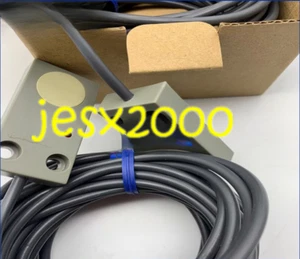 1PC NEW TL-M5MD1 Sensor #YX - Picture 1 of 1