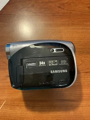 Samsung SC-DX103 DVD Camcorder Please READ Repair or parts ONLY - Image 1 of 2