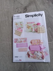 Simplicity Pattern 11986/9872 Zipper Case Bags, Cosmetic Ect. All Sizes Uncut - Picture 1 of 2