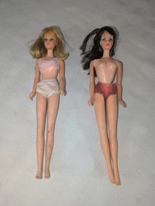 1960s Mattel Barbie Dolls Pair 1 Damaged at Knee - Picture 1 of 9