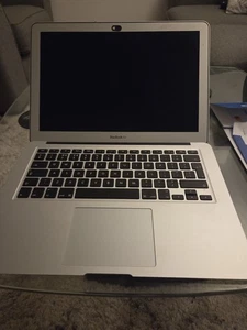 MacBook Air 13 inch Intel Core i5 1.8Ghz 8GB RAM 128GB SSD A1466 - Picture 1 of 10