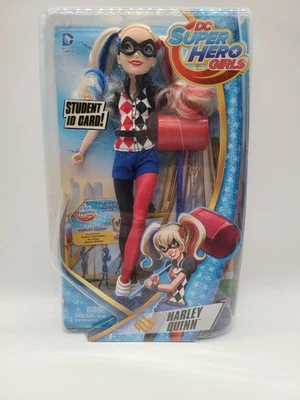 Tarjeta de identificación de estudiante Harley Quinn DC Super Hero Girls Foto 1 de 4