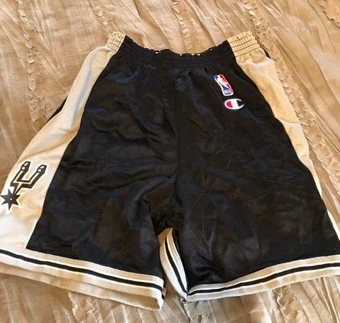 SAN ANTONIO SPURS Basketball CHAMPION Vintage NBA Youth MEDIUM Shorts NBA Black Cover
