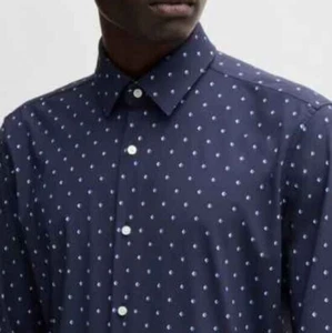 $198 Hugo Boss mens Hank Kent Slim Fit Performance Dress Shirt - XL / 17.5 -Navy - Picture 1 of 8