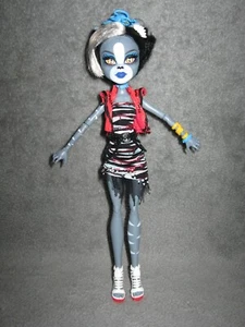 Monster High Doll Zombie Shake Werecat Twin Purrsephone 240110A9-5 - Picture 1 of 8