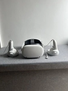 Meta Quest 2 Virtual Reality Headset 128GB with Controllers - Picture 1 of 4