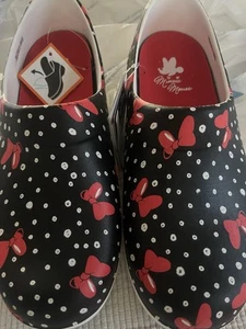 NWT Crocs Women’s Slip Resistant Shoes - Neria II Minnie Mouse Clogs Size 10 - Picture 1 of 3