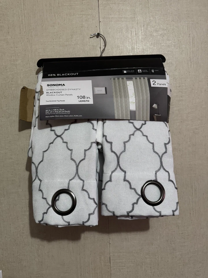 Paneles de cortina de ventana Sonoma 98 % apagados bordados dinastía blanco y gris  Foto 1 de 4