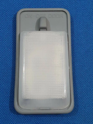 TOYOTA LAND CRUISER BJ60 BJ70 BJ73 FJ60 FJ62 FJ70 HJ60 INTERIOR DOME LIGHT ASSY - Image 1 of 3