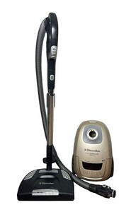 Electrolux Ultrasilencer Delux EL7066 Type A Canister Vacuum Cleaner