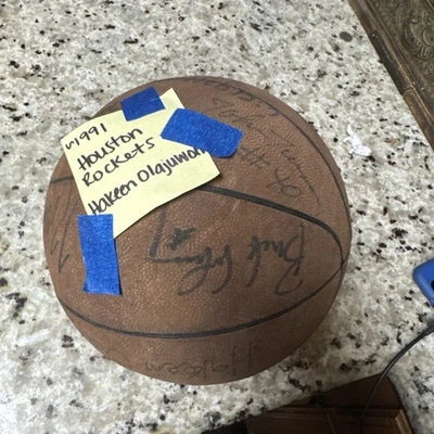 Vintage 1990’s Houston Rockets Signed NBA Basketball Not Authenticated* - Image 1 of 4