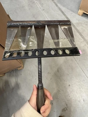 Gartenrechen Unkrauthacke Unkrautentferner 5-Zahn Werkzeug Garten Harke Stahl - Bild 1 von 4