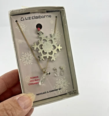 Nuevo conjunto de collar y pendientes de gema blanca Liz Claiborne 2002 y adorno de copo de nieve Foto 1 de 4