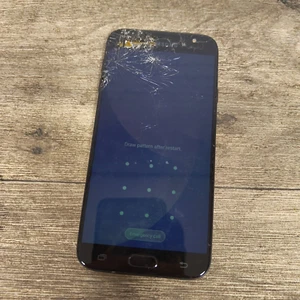 Samsung Galaxy J7 (2017) SM-J730F/DS - 16GB Dual Sim Smart Phone Cracked Screen - Picture 1 of 4