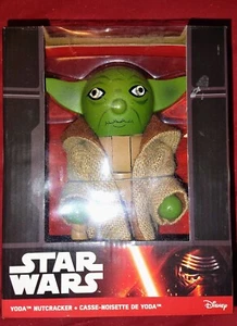 2007 WOODEN *YODA* NUTCRACKER STAR WARS LUCASFILM Mint In box - Picture 1 of 3
