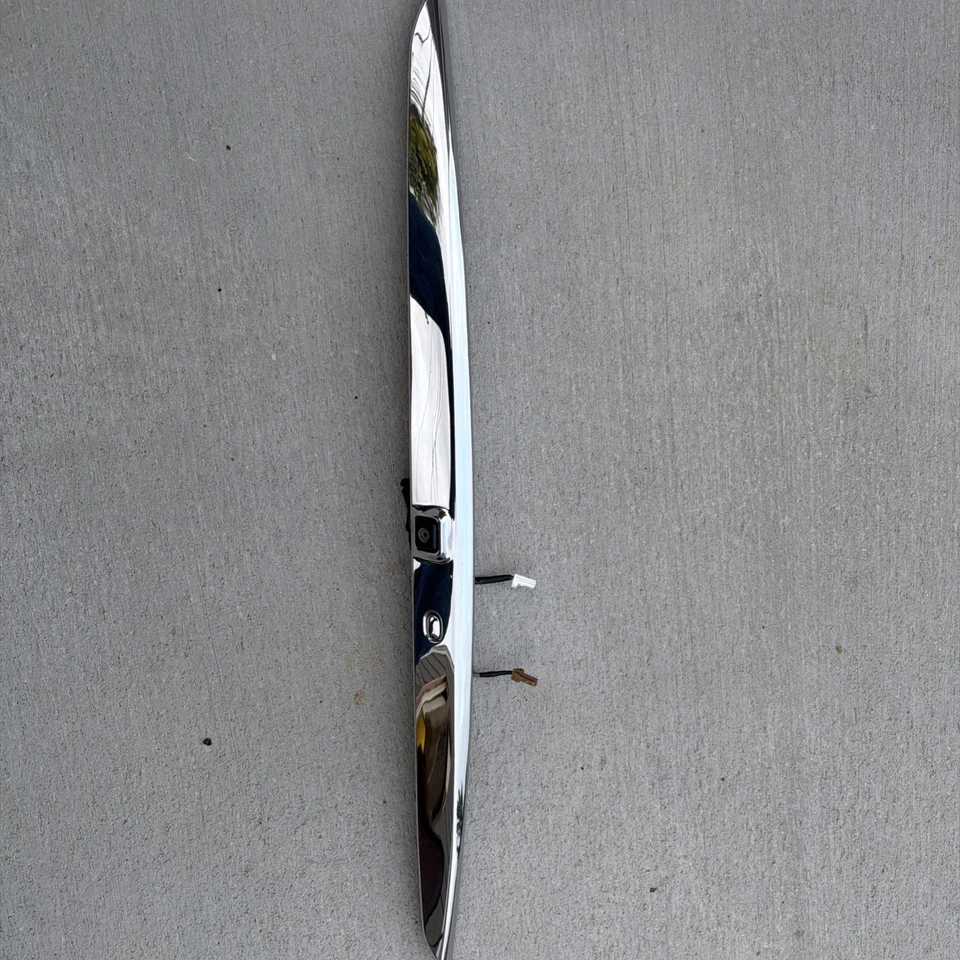 07-13 Infiniti G35 G37 Sedán Maletero Decoración Moldura Cromo Cámara OEM 2 Foto 1 de 4