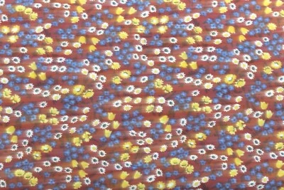 Tela 100% Algodón ~ Rojo Amarillo, Azul, Blanco Flores ~ Por POR Y Foto 1 de 2